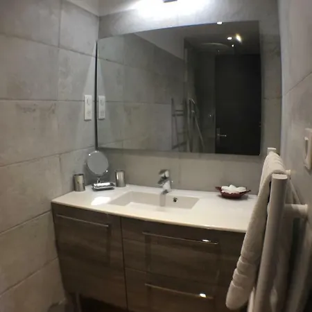Maison D'hotes La Bastidaine بيت ضيافة كاسيس