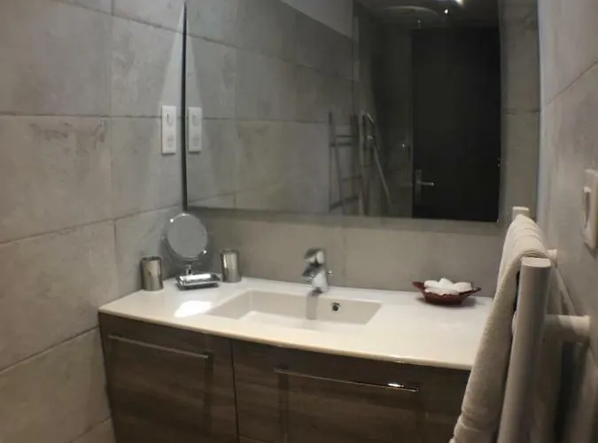 Maison D'hotes La Bastidaine بيت ضيافة كاسيس