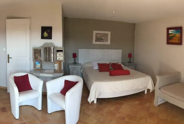 Maison D'hotes La Bastidaine كاسيس