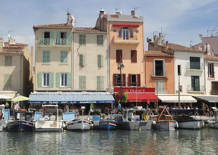 Maison D'hotes La Bastidaine بيت ضيافة *